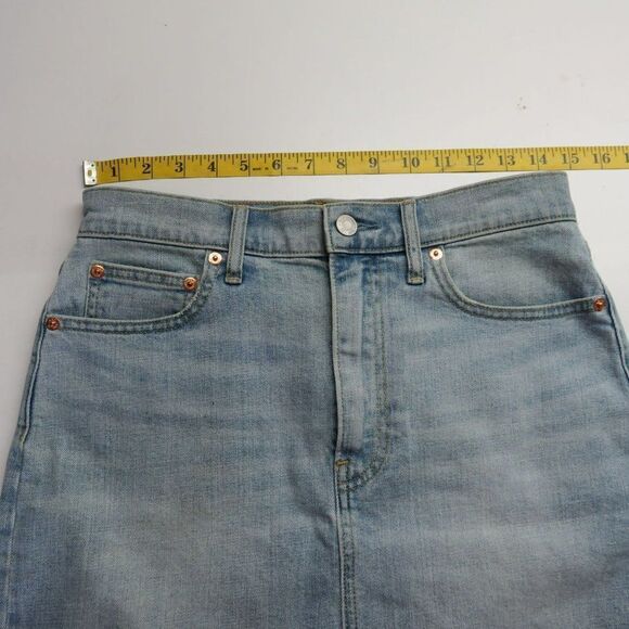 GAP Denim Skirt Women's Size 28 Raw Hem Light Wash Blue Mid Length - Picture 6 of 9